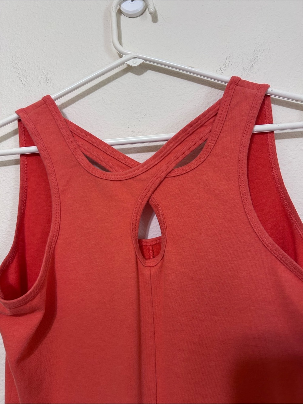 The North Face Coral Orange Criss Cross Keyhole Back Athletic Tank Top Size Med - Picture 8 of 9